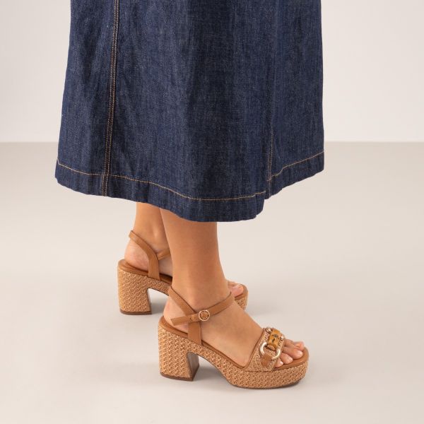 SANDALIAS CON PLATAFORMA BEFREE LIA-1652 RAFFIA CAMEL